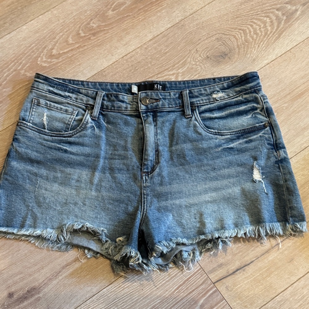 Kut from the Kloth Distressed Jane high rise jean shorts size 14